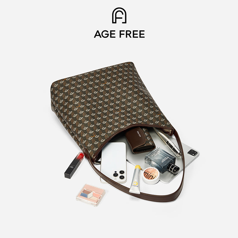 Hobo Bag - Age Free Classic Monogram