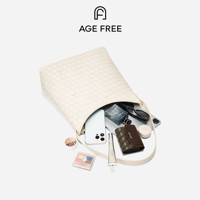 Hobo Bag - Age Free Classic Monogram